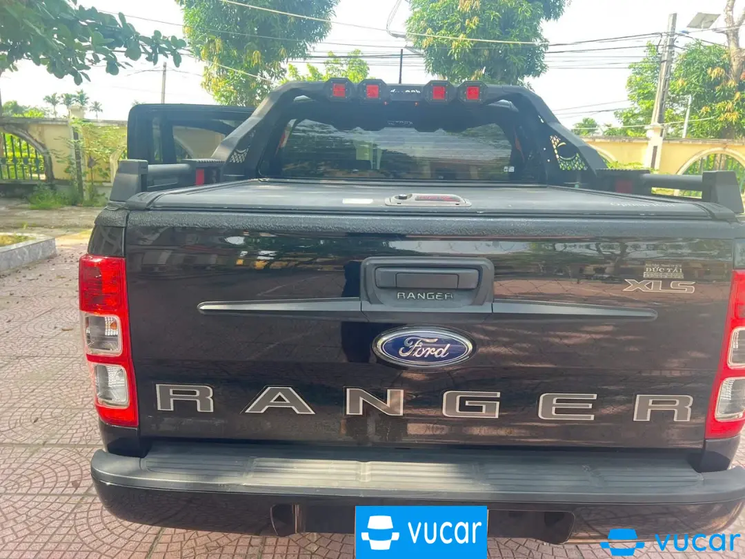 Ảnh xe Ford Ranger XLS 2.2L 4x2 AT 2022 - ảnh 2