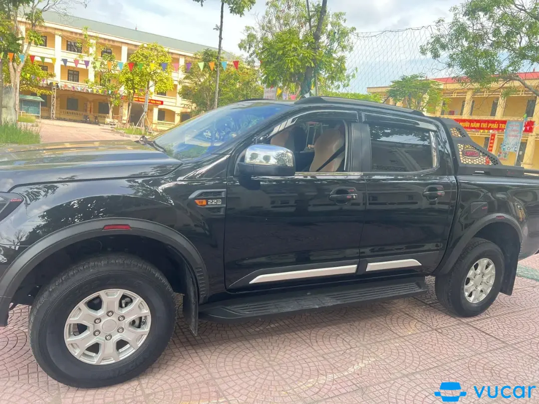 Ảnh xe Ford Ranger XLS 2.2L 4x2 AT 2022 - ảnh 4