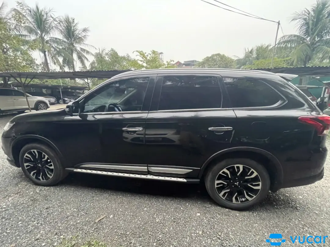 Mitsubishi Outlander 2.0 CVT 2020 - Ngoại thất 9