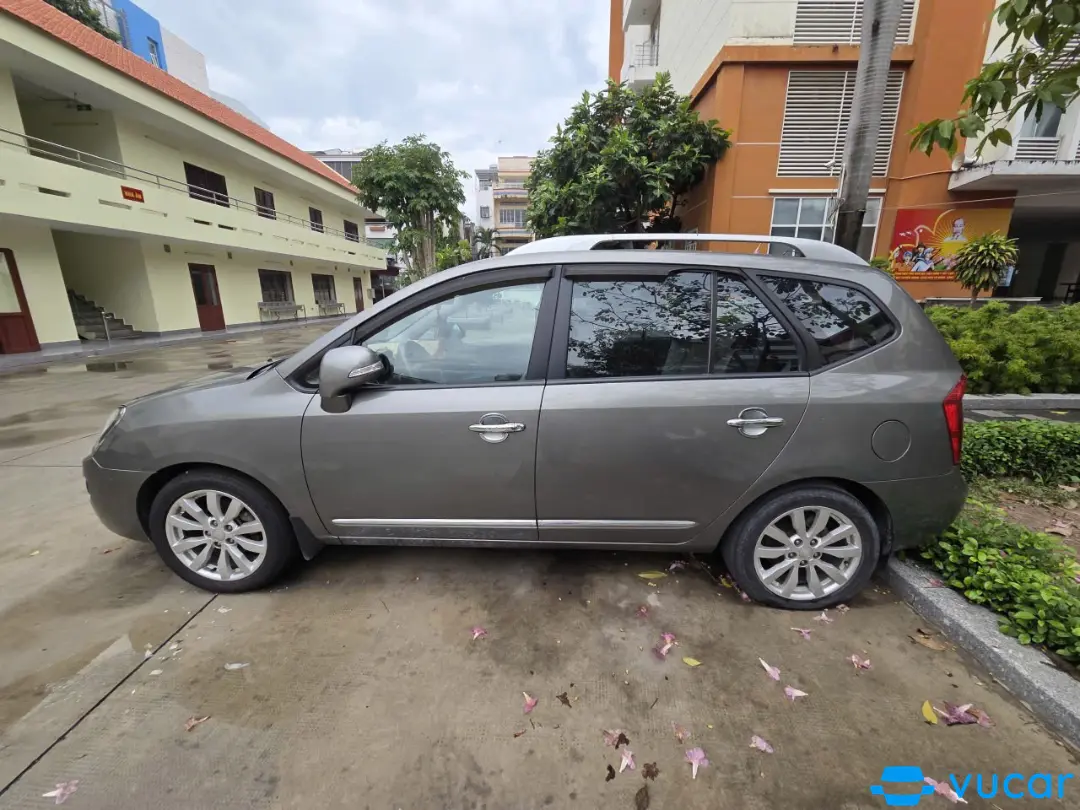 Ảnh xe Kia Carent 2011