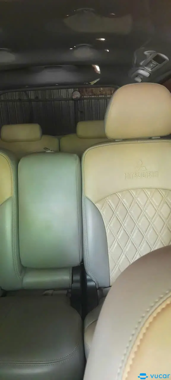 Mitsubishi Grandis 2005 - Nội thất 2