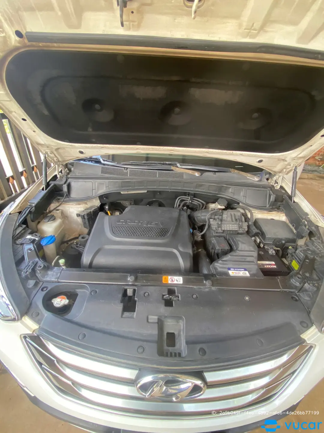 Hyundai SantaFe 2015 2.2L 4WD - Khoang động cơ 1