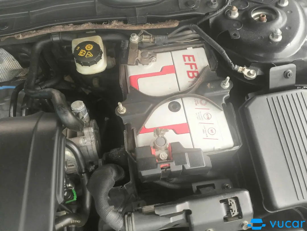 Mazda 6 Deluxe 2.0 AT 2018 - Khoang động cơ 1