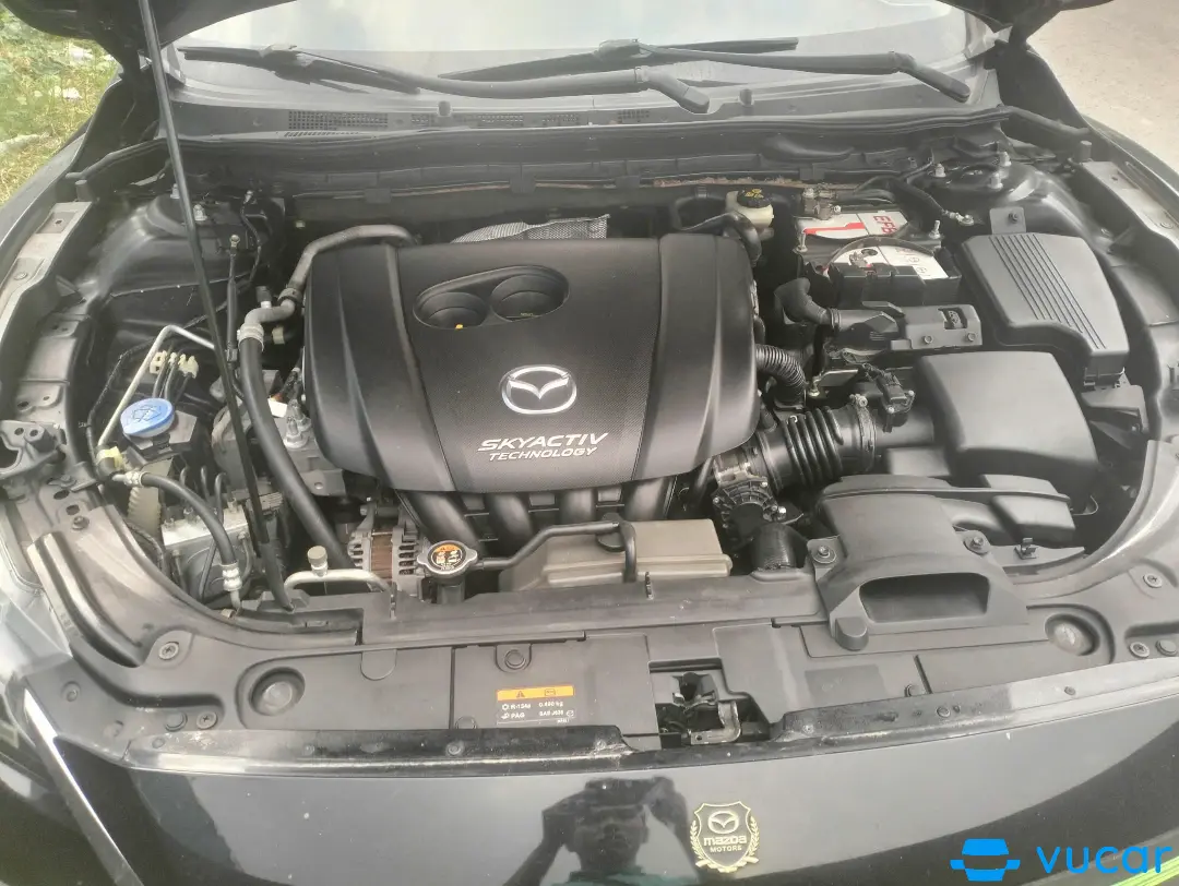 Mazda 6 Deluxe 2.0 AT 2018 - Khoang động cơ 3