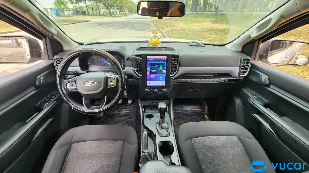Ford Ranger AT 2023 4x2 - Nội thất 8