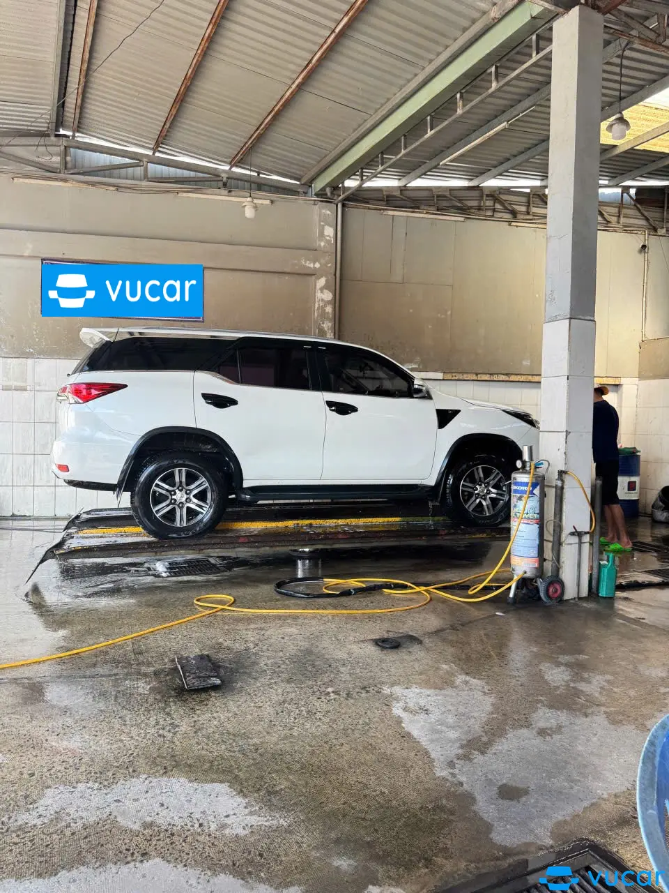 Toyota Fortuner 2.4G 4x2 MT 2017 - Ngoại thất 4