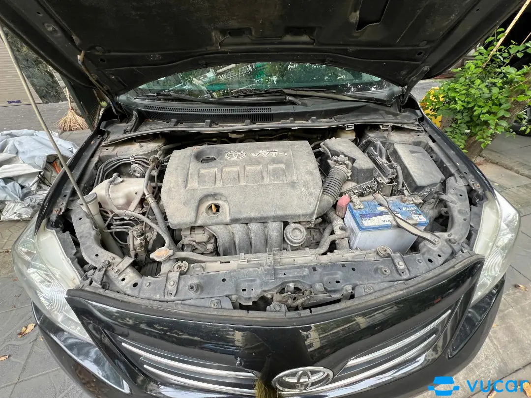 Toyota Corolla altis 1.8G MT 2012 - Khoang động cơ 1