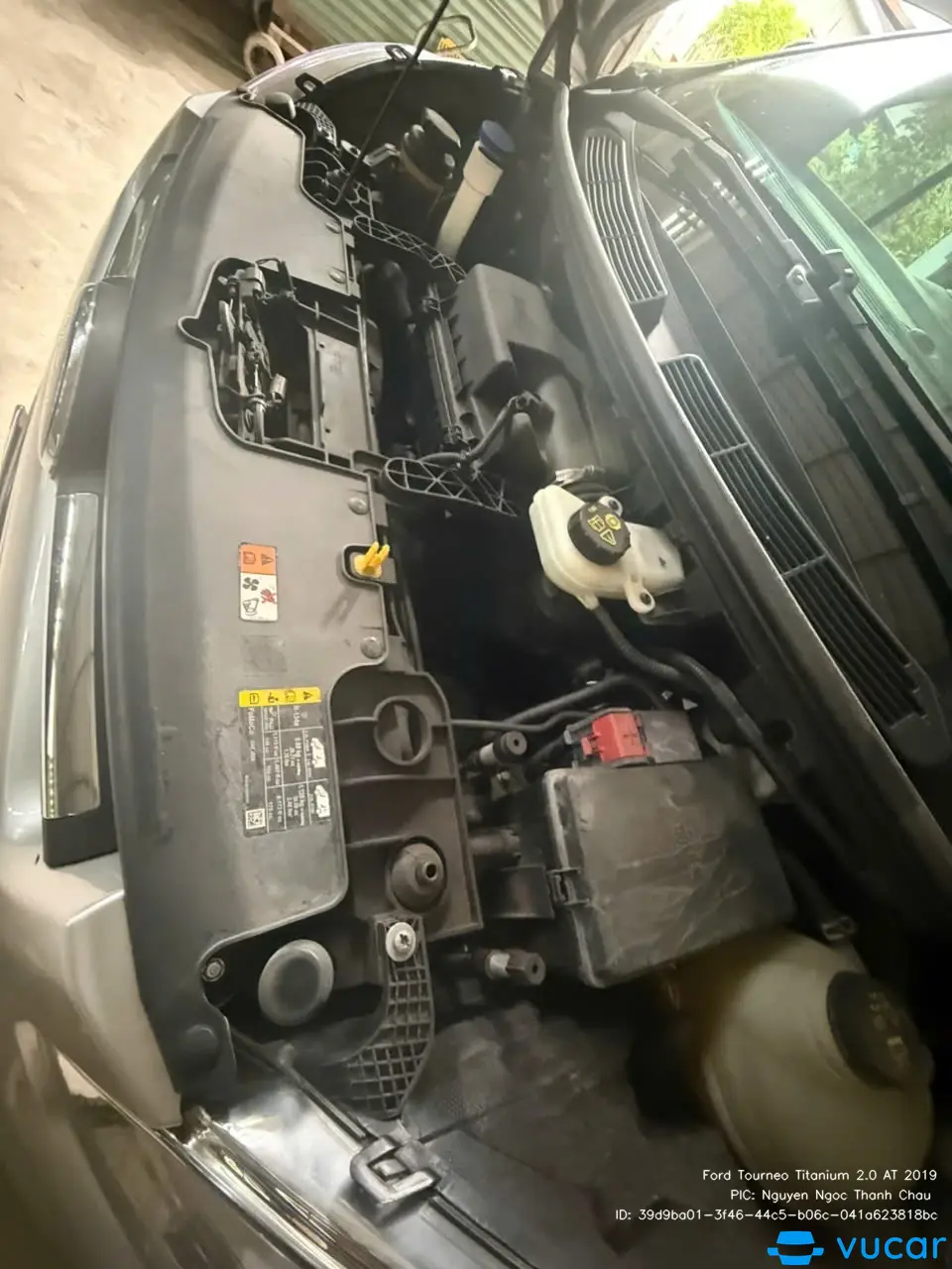 Ford Tourneo Titanium 2.0 AT 2019 - Khoang động cơ 1