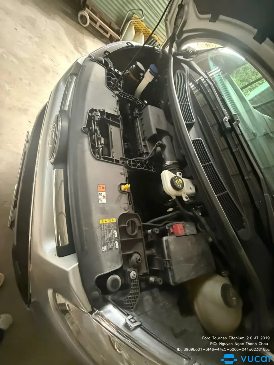 Ford Tourneo Titanium 2.0 AT 2019 - Khoang động cơ 2