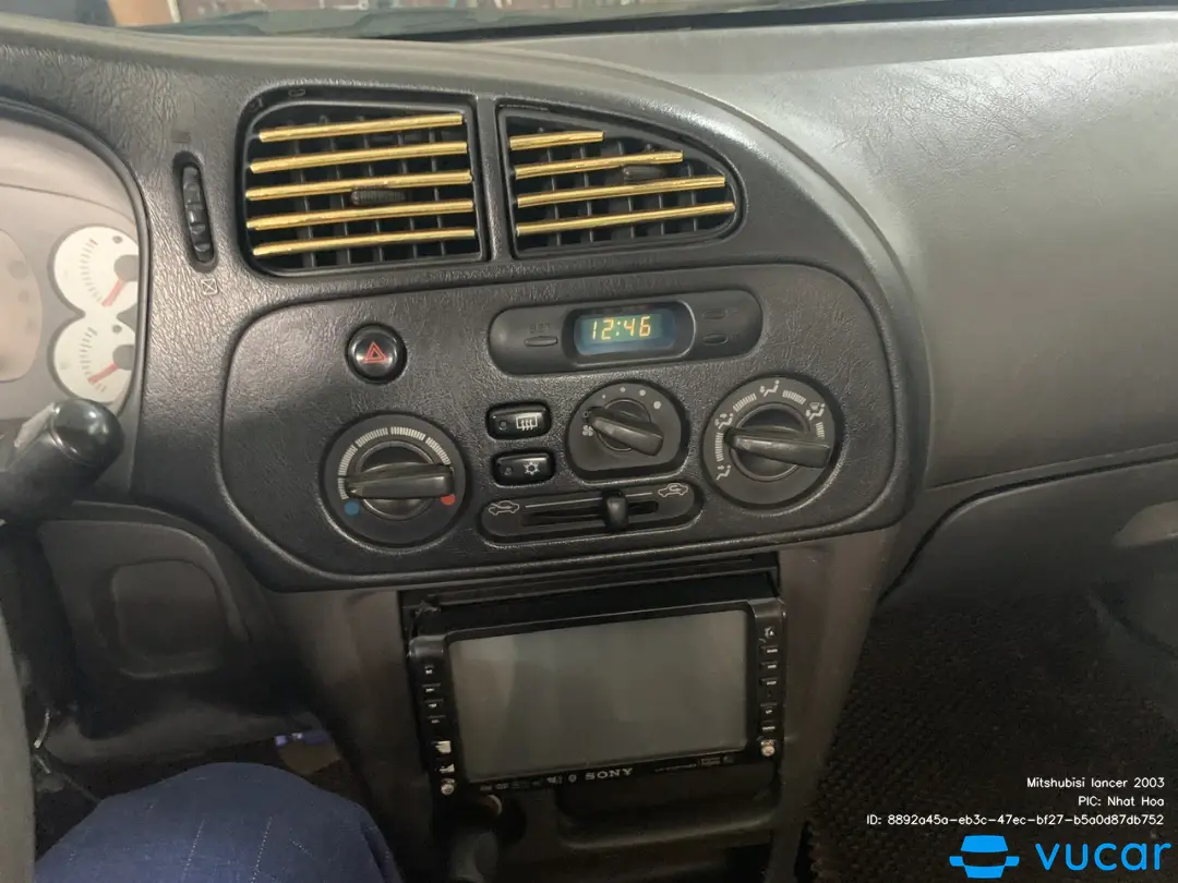 Mitshubisi lancer 2003 - Nội thất 4
