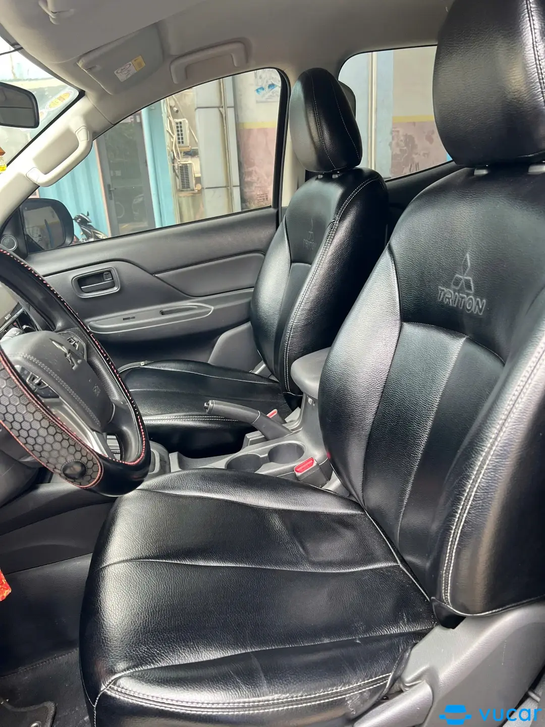 Mitsubishi Triton 4x2 AT 2022 - Nội thất 1