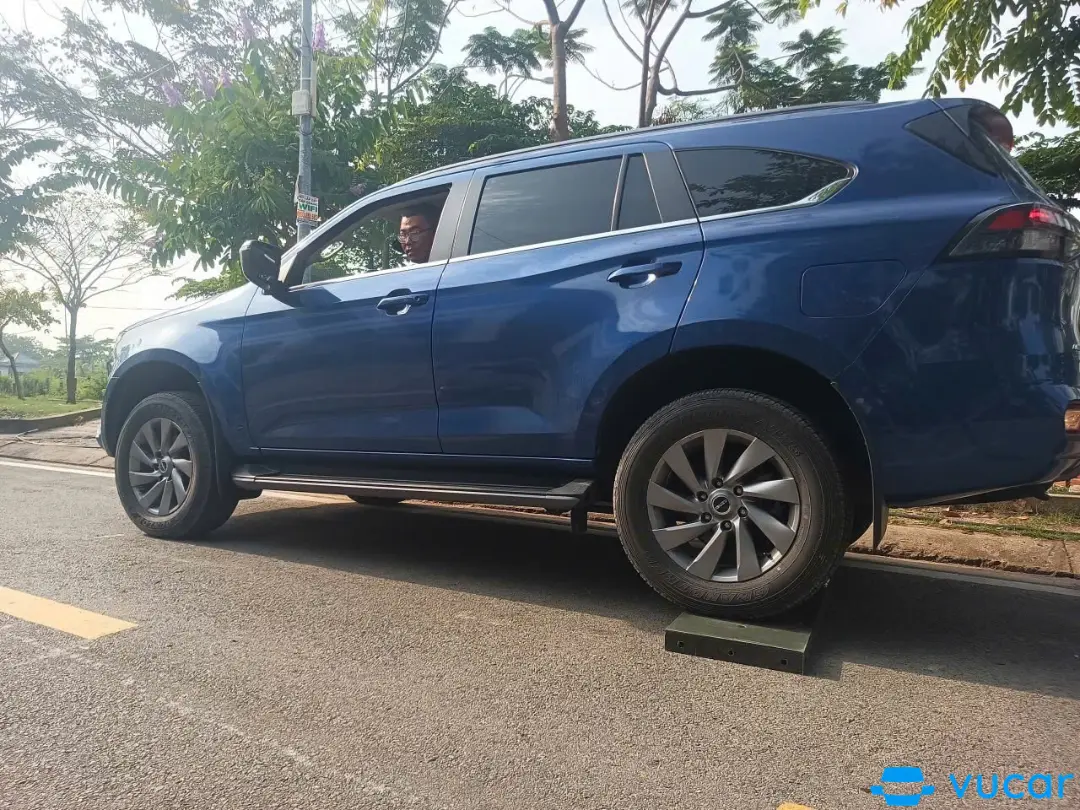 Ảnh xe Isuzu Mu-x Prestige 1.9 4X2 AT 2023