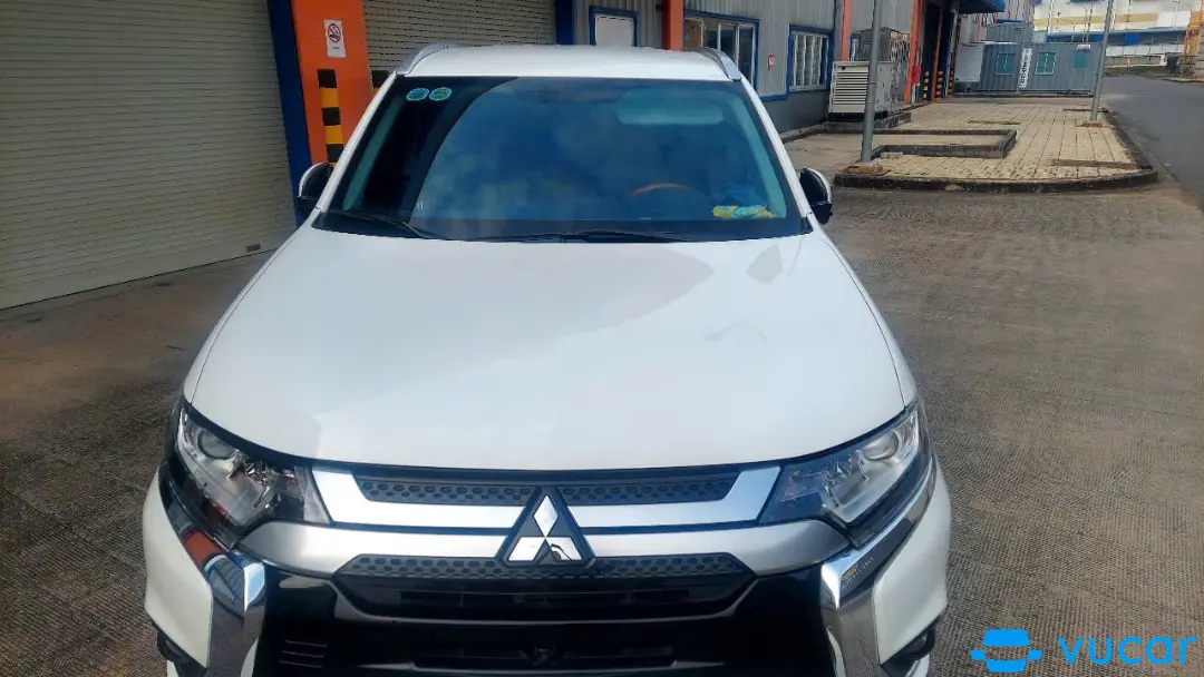 Ảnh xe Mitsubishi Outlander 2.0CVT 2024
