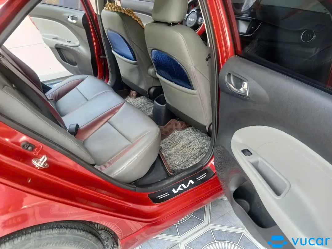 Kia Soluto 1.4 AT Luxury 2021 - Nội thất 9
