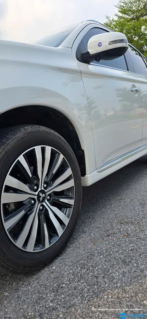 Mitsubishi Outlander CVT số tự động 2024 - Ngoại thất 4