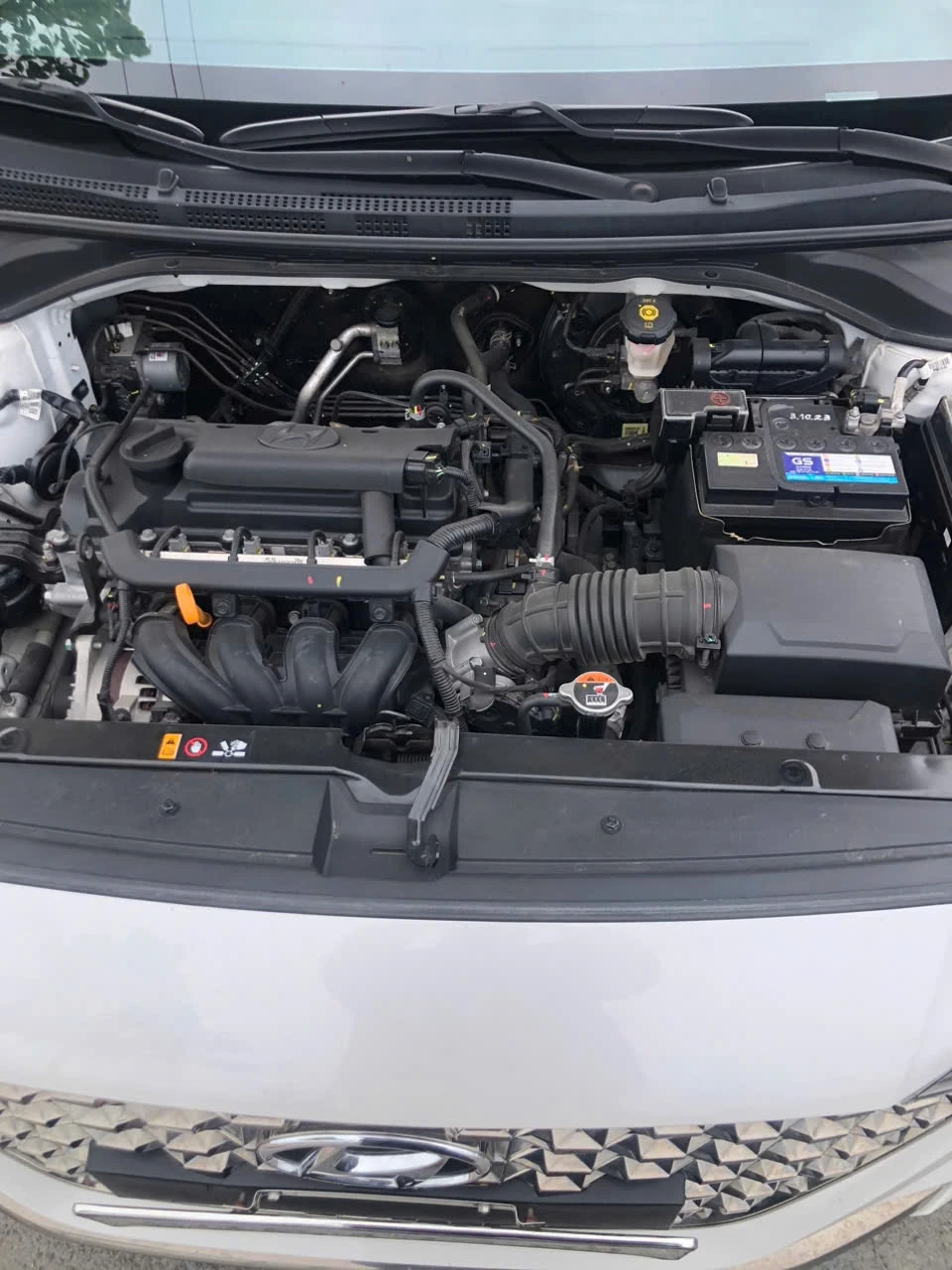 Hyundai Accent 1.4 AT Đặc Biệt 2021 - Khoang động cơ 1