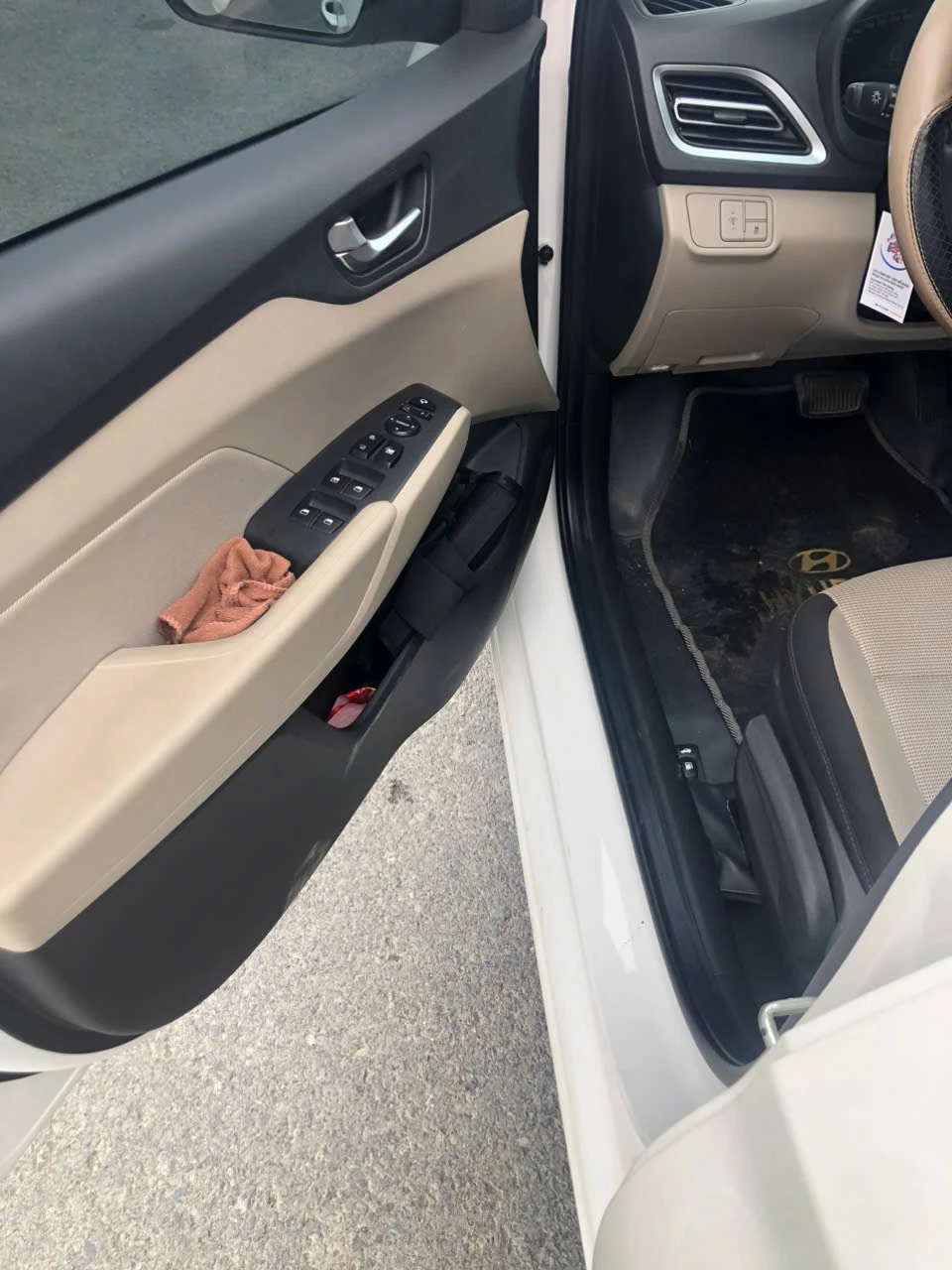 Hyundai Accent 1.4 AT Đặc Biệt 2021 - Nội thất 4