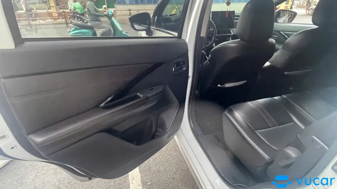Mitsubishi Xpander 1.5 AT 2023 - Nội thất 9