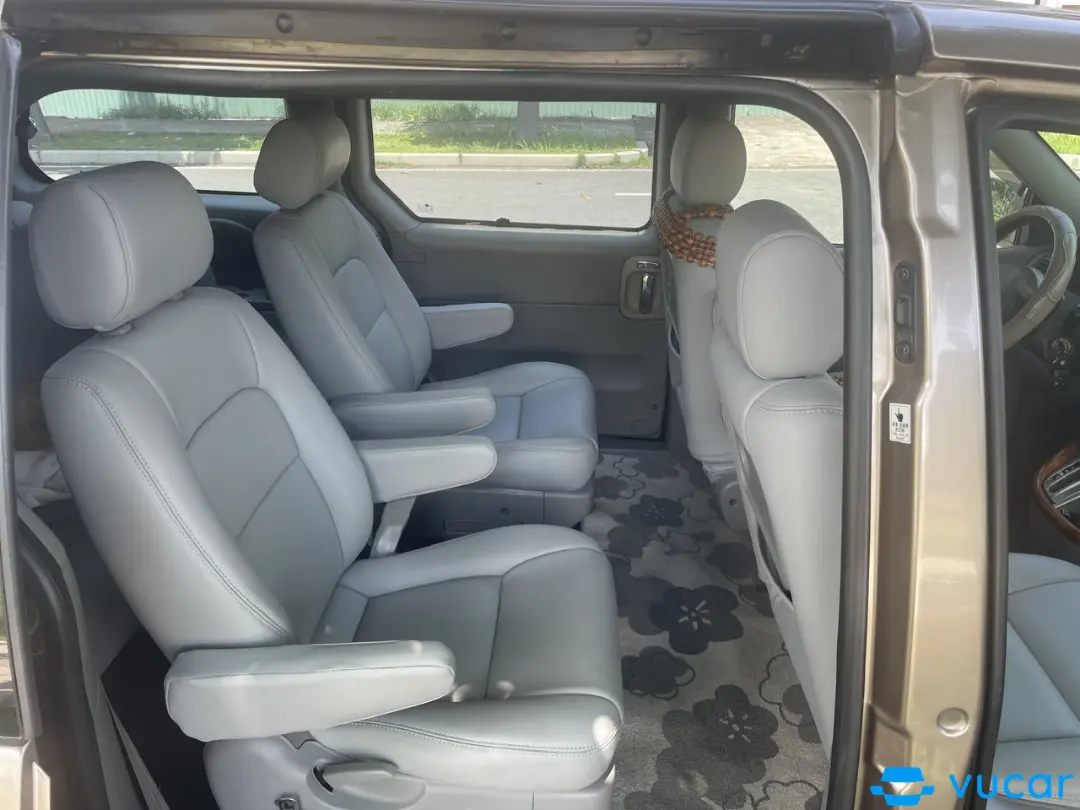 Kia Carnival GS 2.5 AT 2008 - Nội thất 2