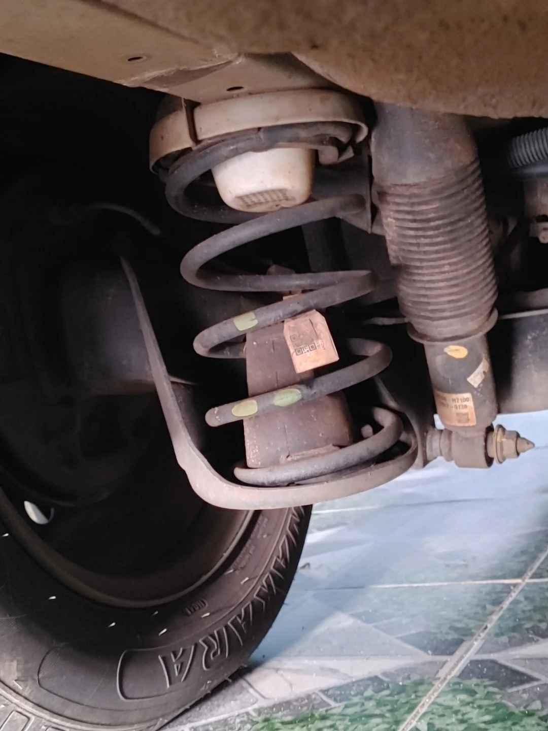 Kia Soluto 1.4 MT 2022 - Gầm & khung xe 1