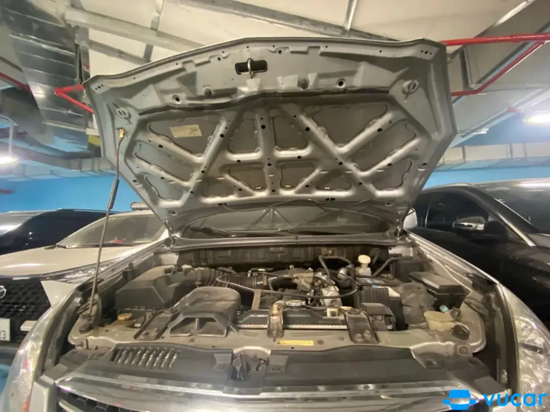Mitsubishi Zinger GLS 2.4 MT 2009 - Khoang động cơ 3