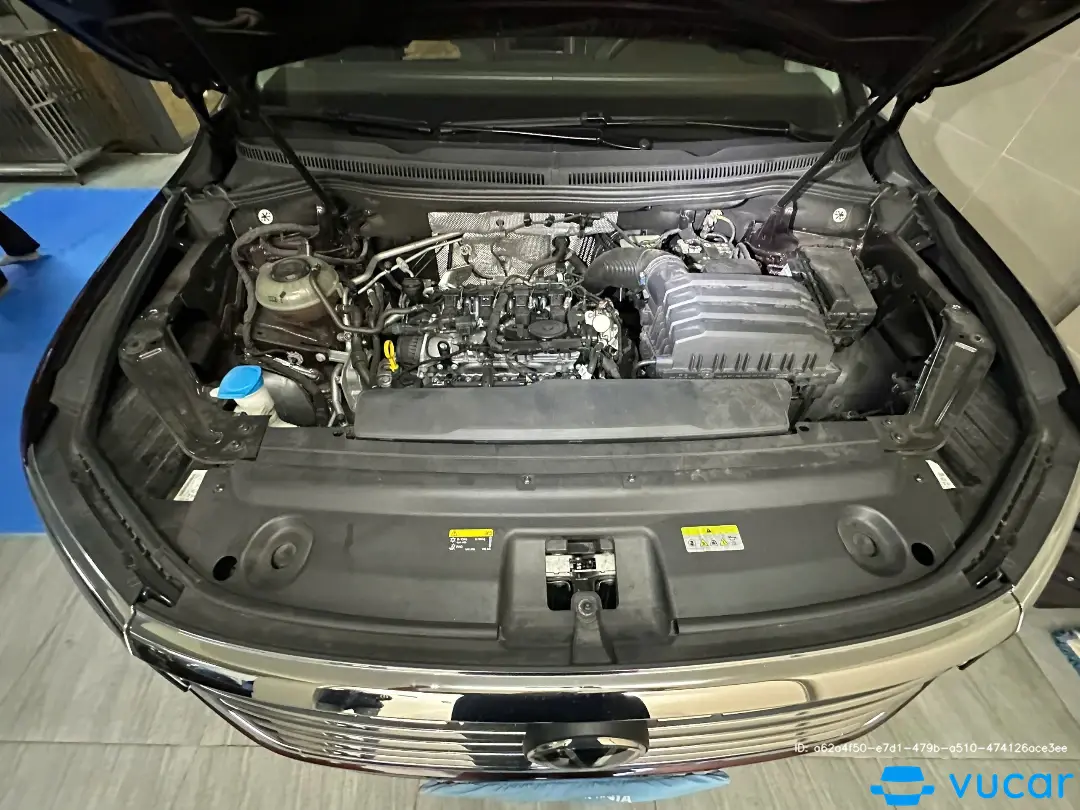 Volkswagen Viloran Luxury 2024 - Khoang động cơ 3