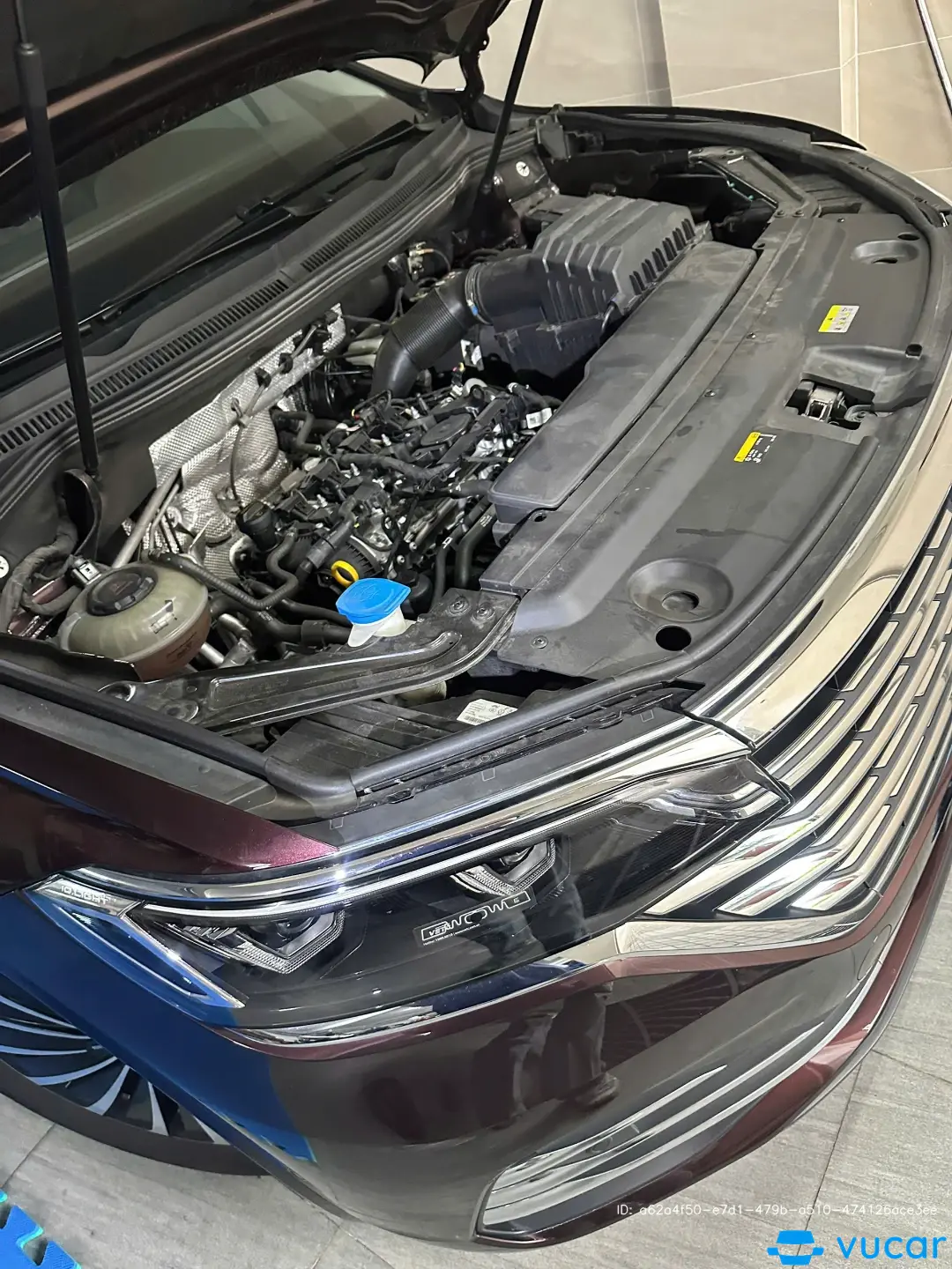 Volkswagen Viloran Luxury 2024 - Khoang động cơ 4