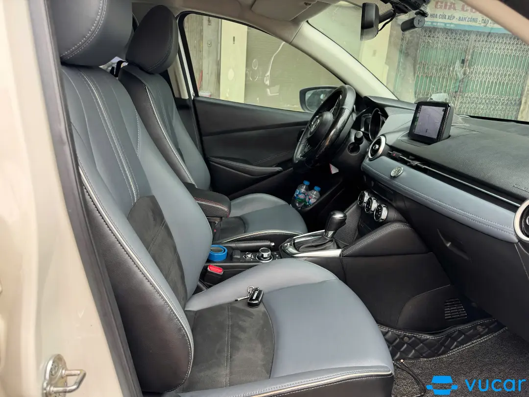 Mazda 2 Luxury 2020 - Nội thất 8