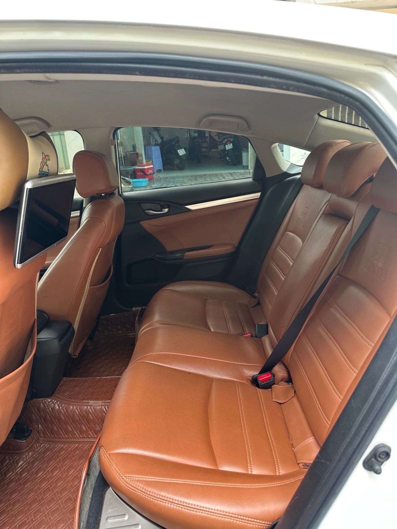 Honda Civic 1.8 E 2019 - Nội thất 2