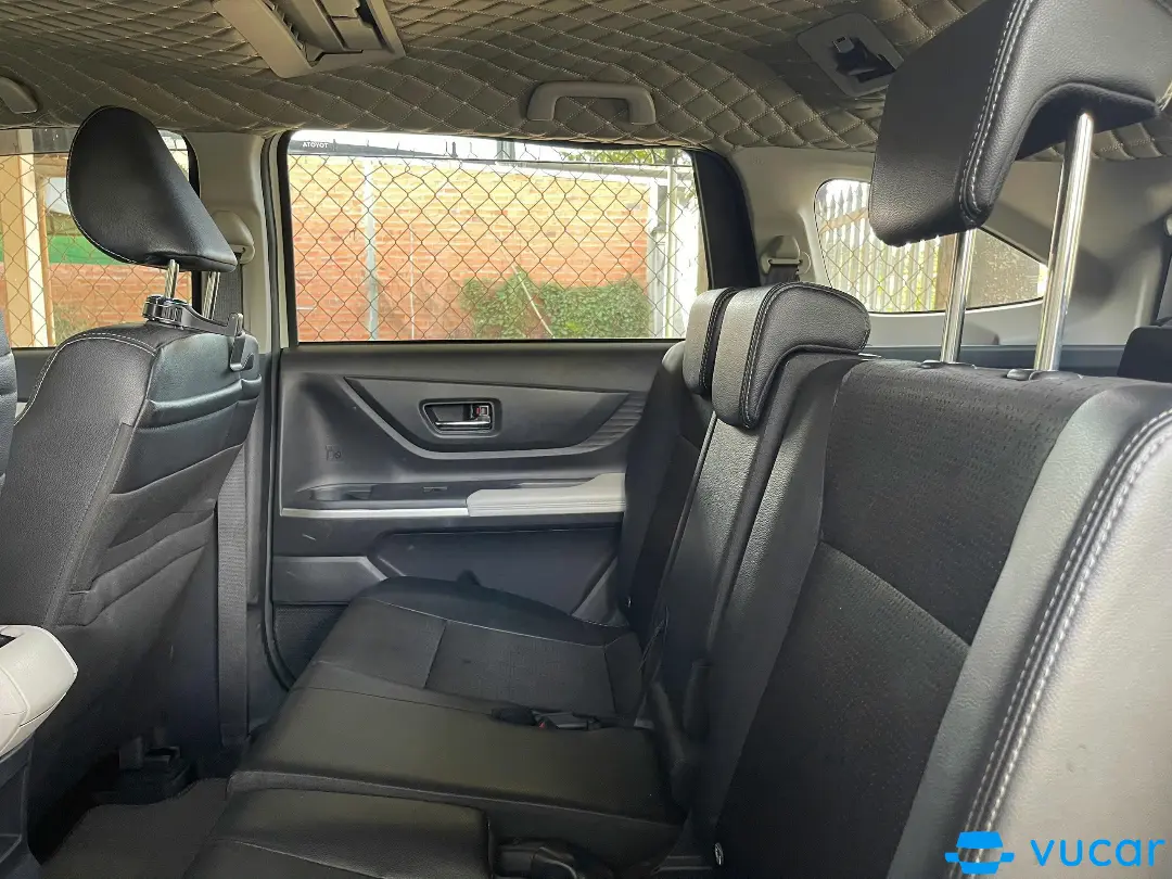 Toyota Veloz Cross 1.5 CVT 2023 - Nội thất 2