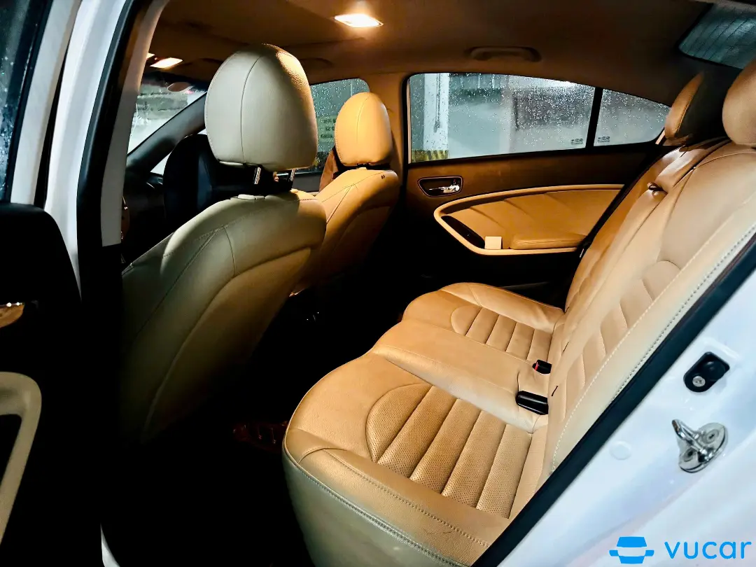 Kia Cerato 1.6 AT 2017 - Nội thất 3