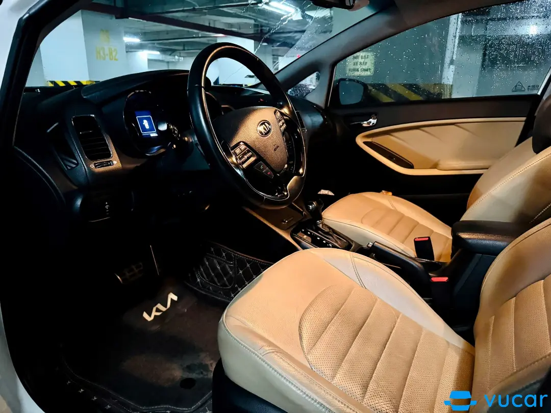 Kia Cerato 1.6 AT 2017 - Nội thất 4