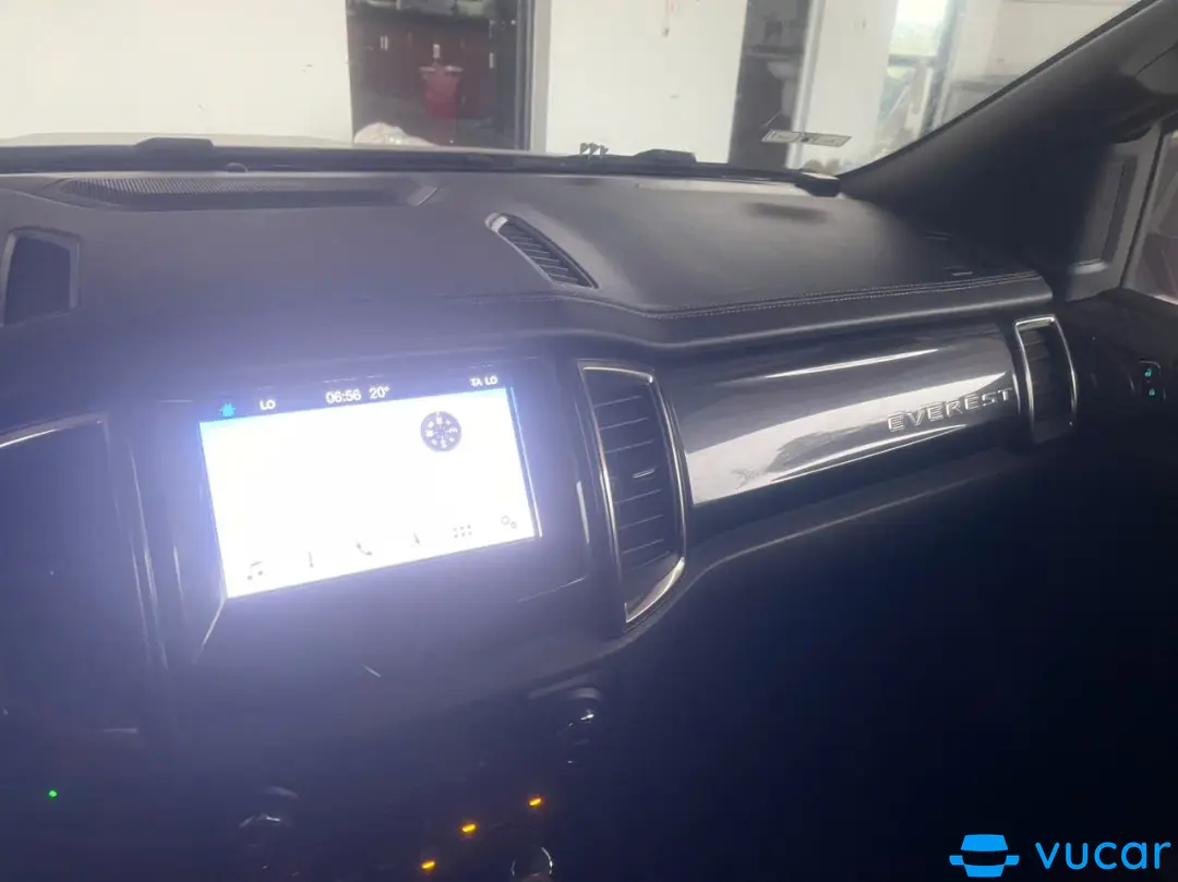 Ford Everest Titanium 2.0L 4x4 AT 2019 - Nội thất 4