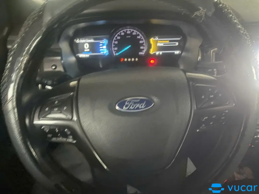 Ford Everest Titanium 2.0L 4x4 AT 2019 - Nội thất 6