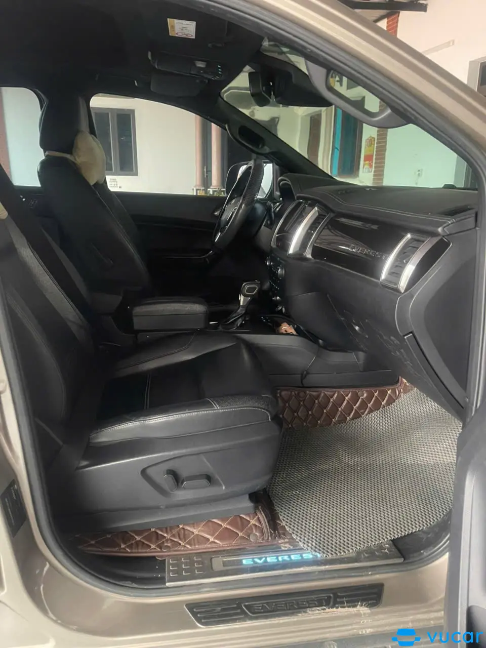 Ford Everest Titanium 2.0L 4x4 AT 2019 - Nội thất 10