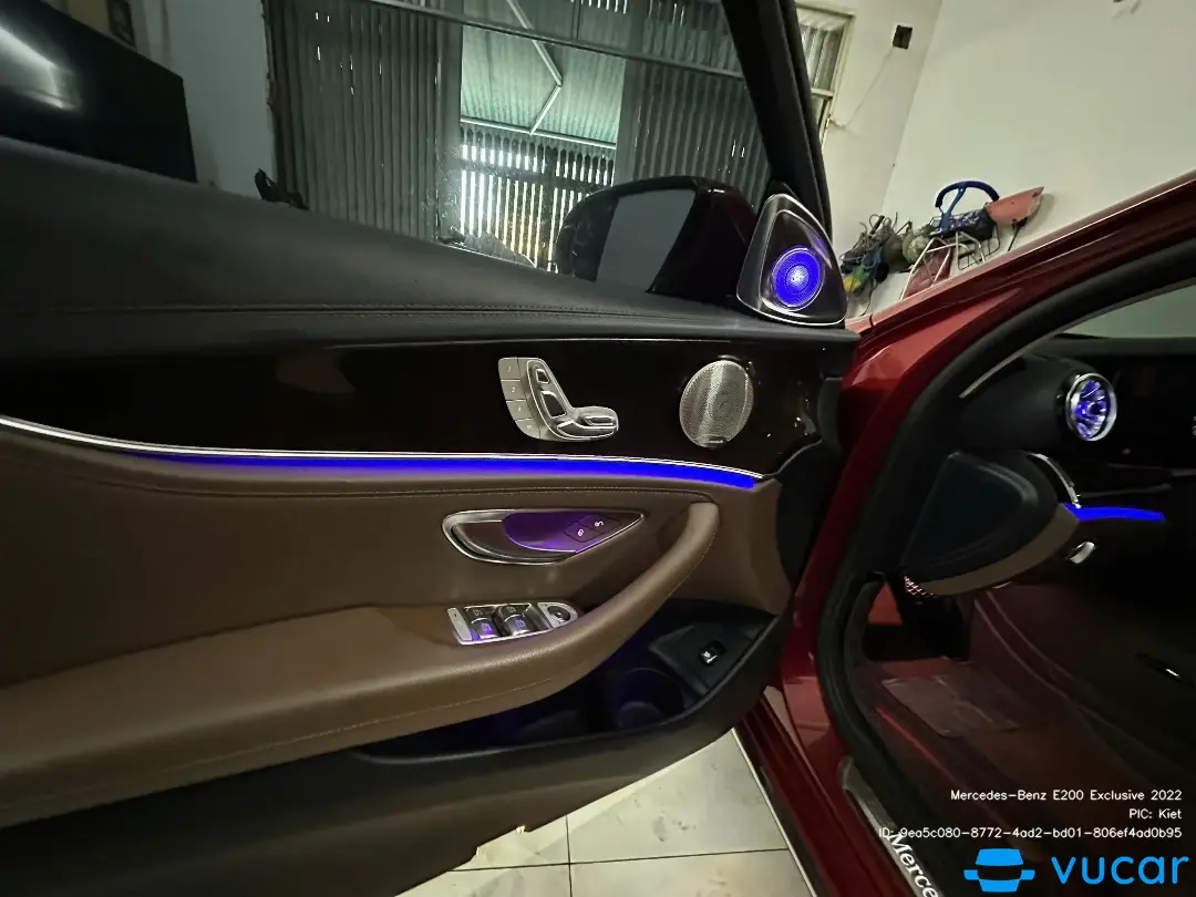 Mercedes-Benz E200 Exclusive 2022 - Nội thất 1