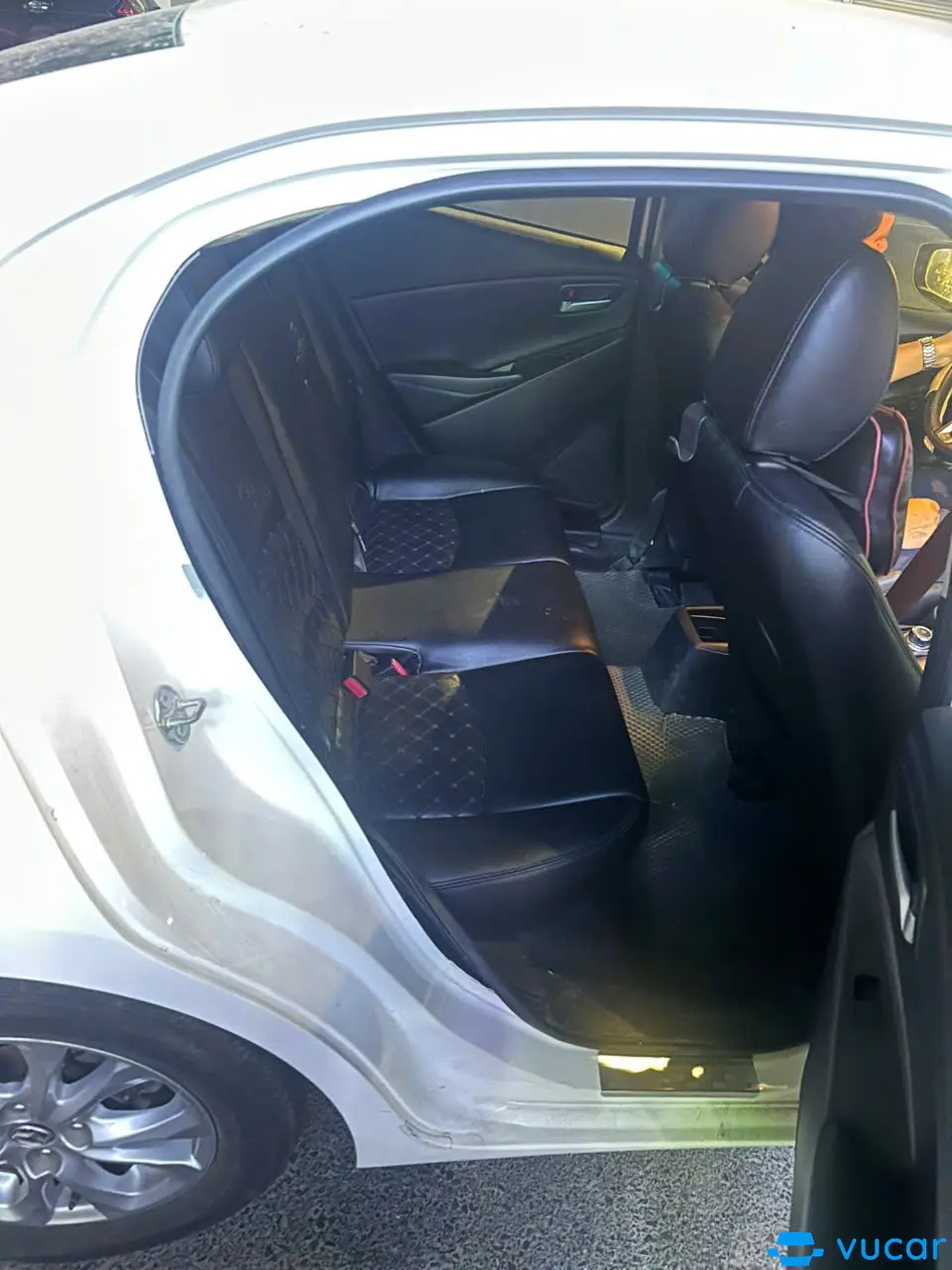 Mazda 2 - Nội thất 1