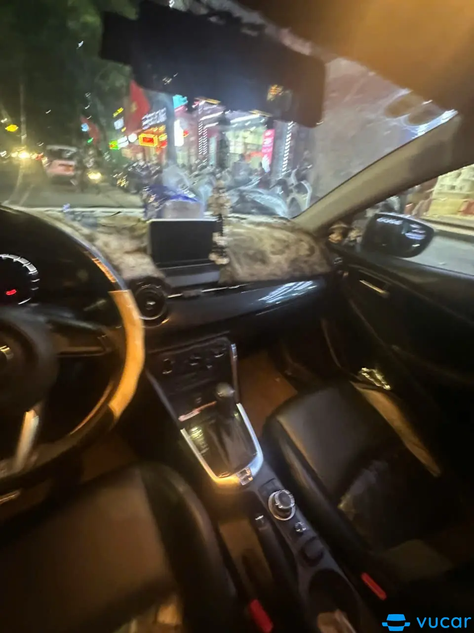 Mazda 2 - Nội thất 4