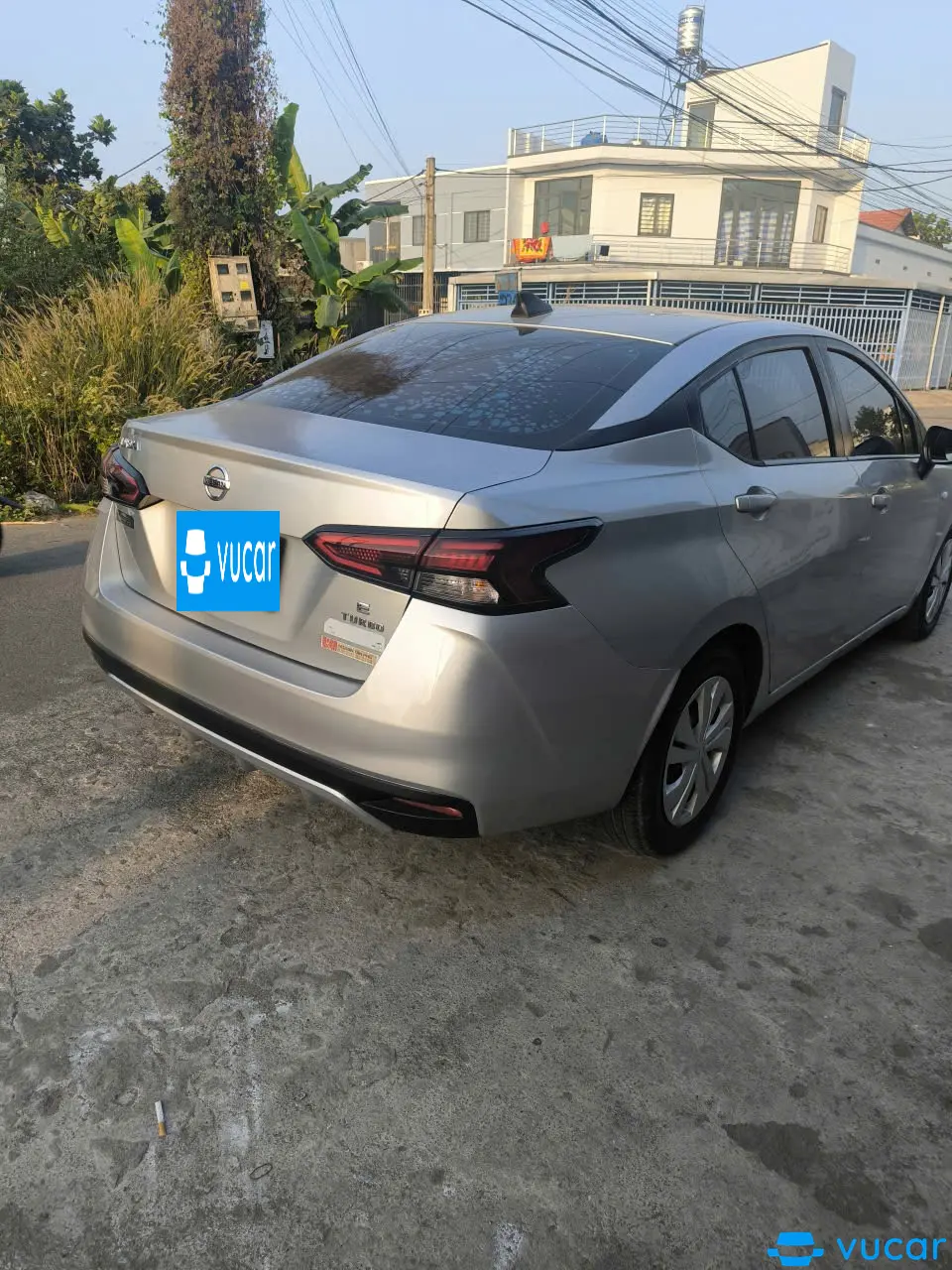 Nissan Almera 2021 số sàn màu bạc - Ngoại thất 4
