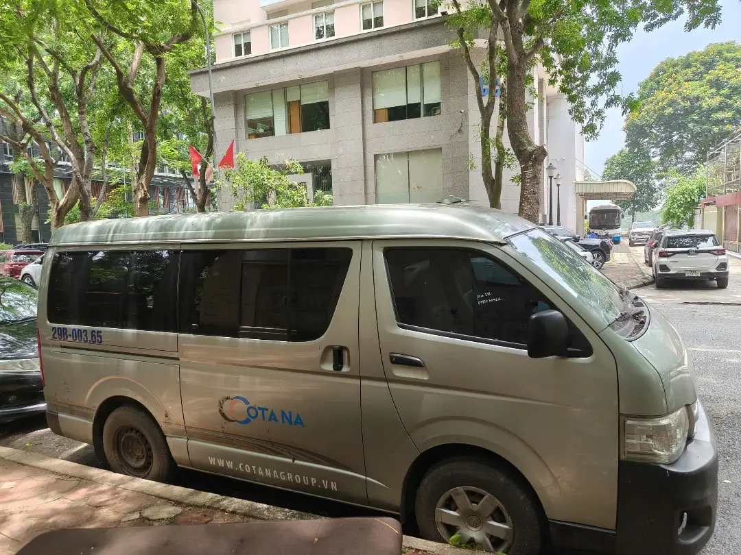 Ảnh xe Toyota Hiace 2.5 2011