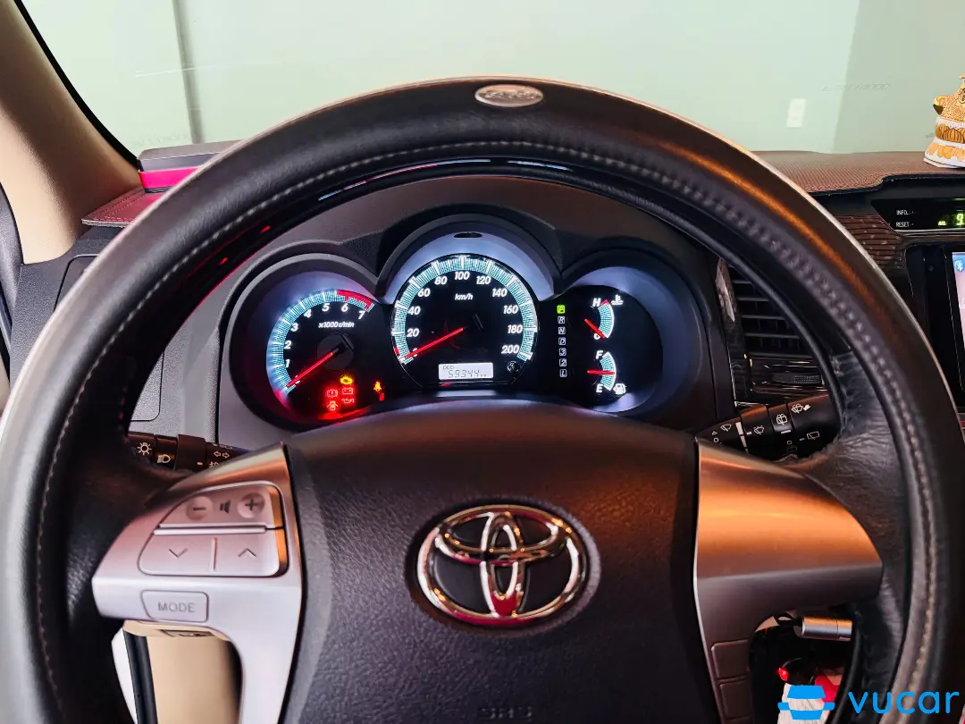 Toyota Fortuner TRD Sportivo 4x2 AT 2014 - Nội thất 1