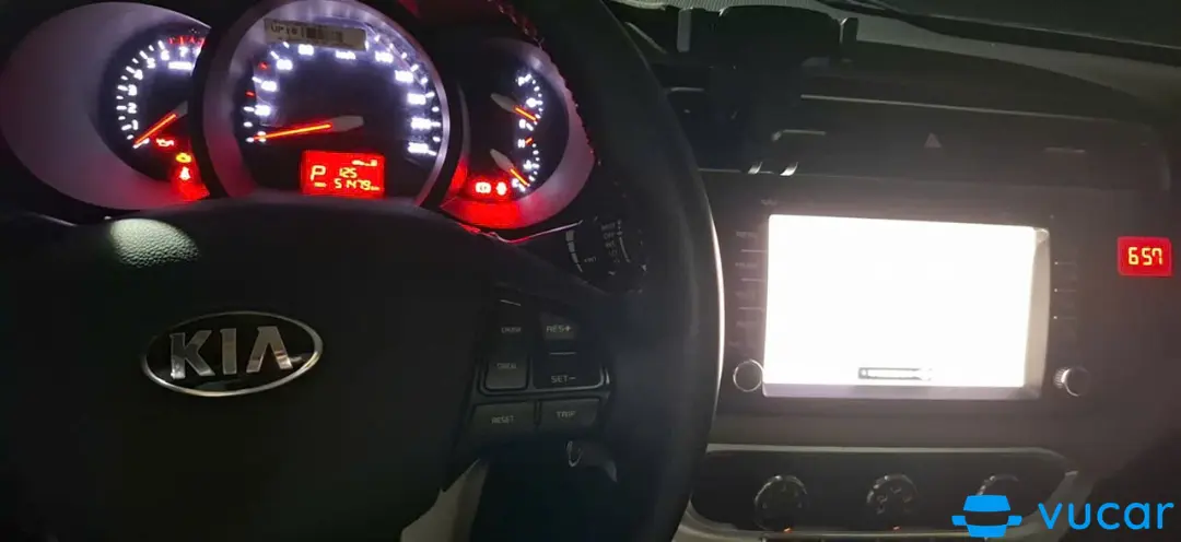 Kia Rio 1.4 AT 2017 - Nội thất 3