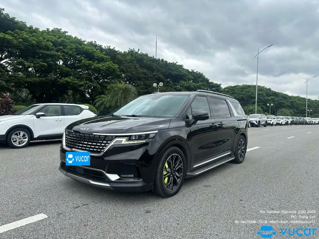 Kia Carnival Signature 2.2D 2023 - Ngoại thất 12