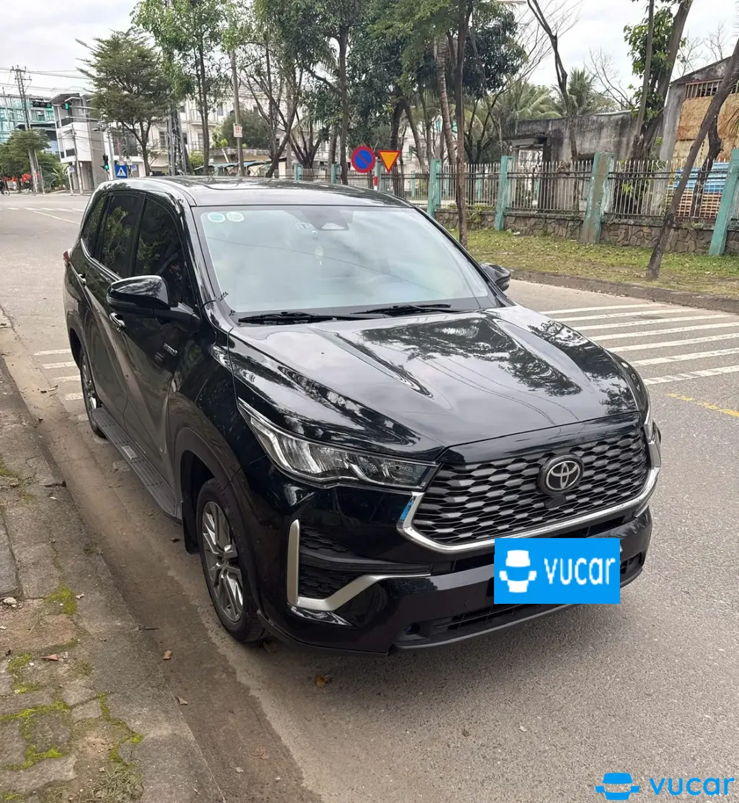 Ảnh xe Toyota Innova Cross HEV 2.0 CVT 2024