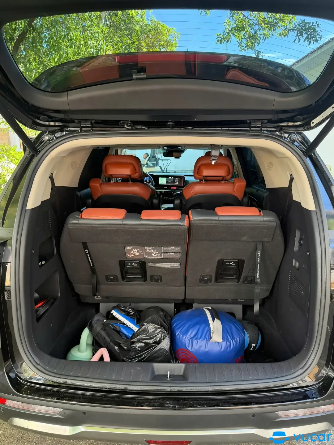 Kia Carnival Signature 2.2D 2023 - Nội thất 5