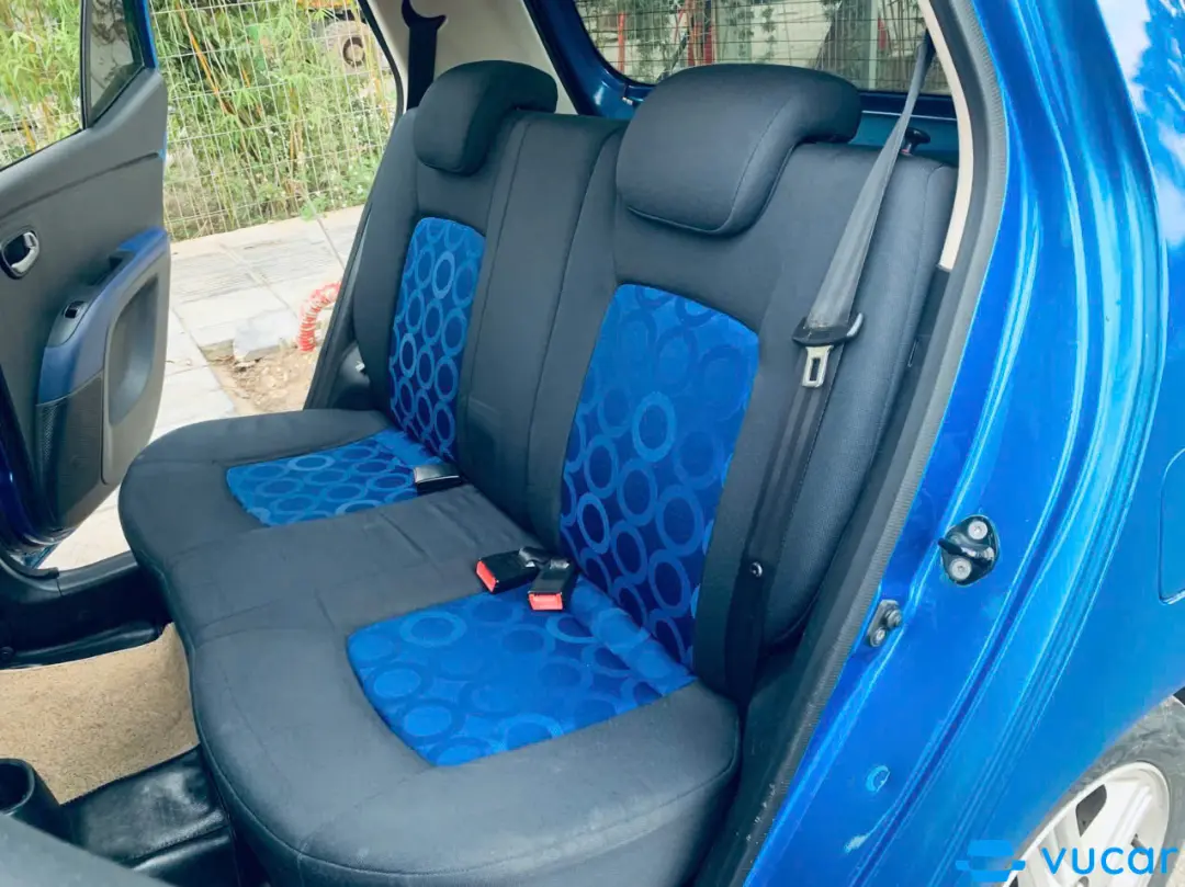 Hyundai i10 1.2 AT 2010 - Nội thất 3