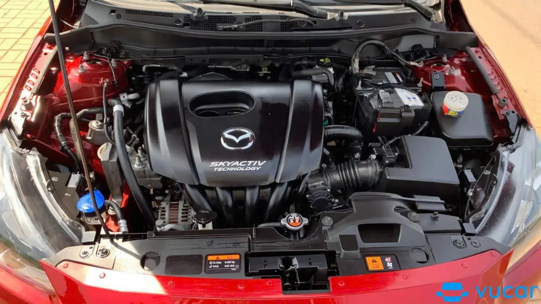 Mazda 2 1.5 AT 2018 - Khoang động cơ 2