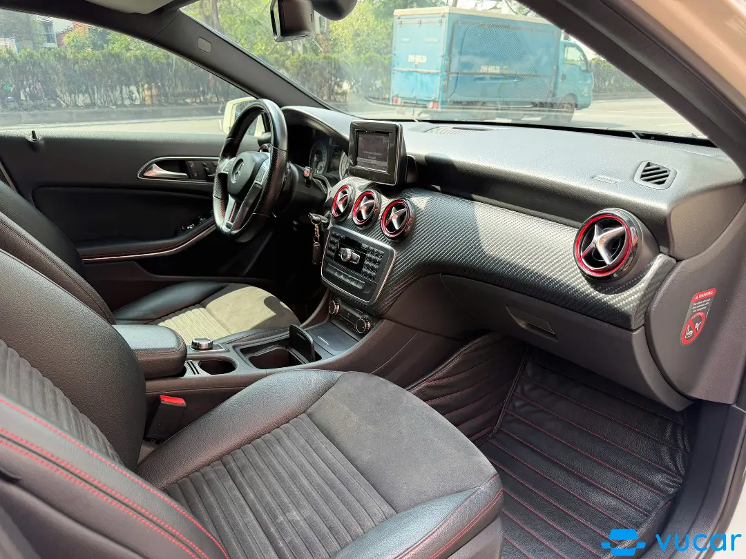 Mercedes A class A250 Sport AMG 2013 - Nội thất 3