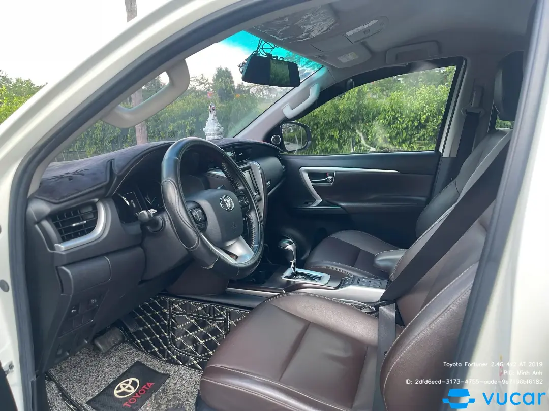 Toyota Fortuner 2.4G 4x2 AT 2018 - Nội thất 1