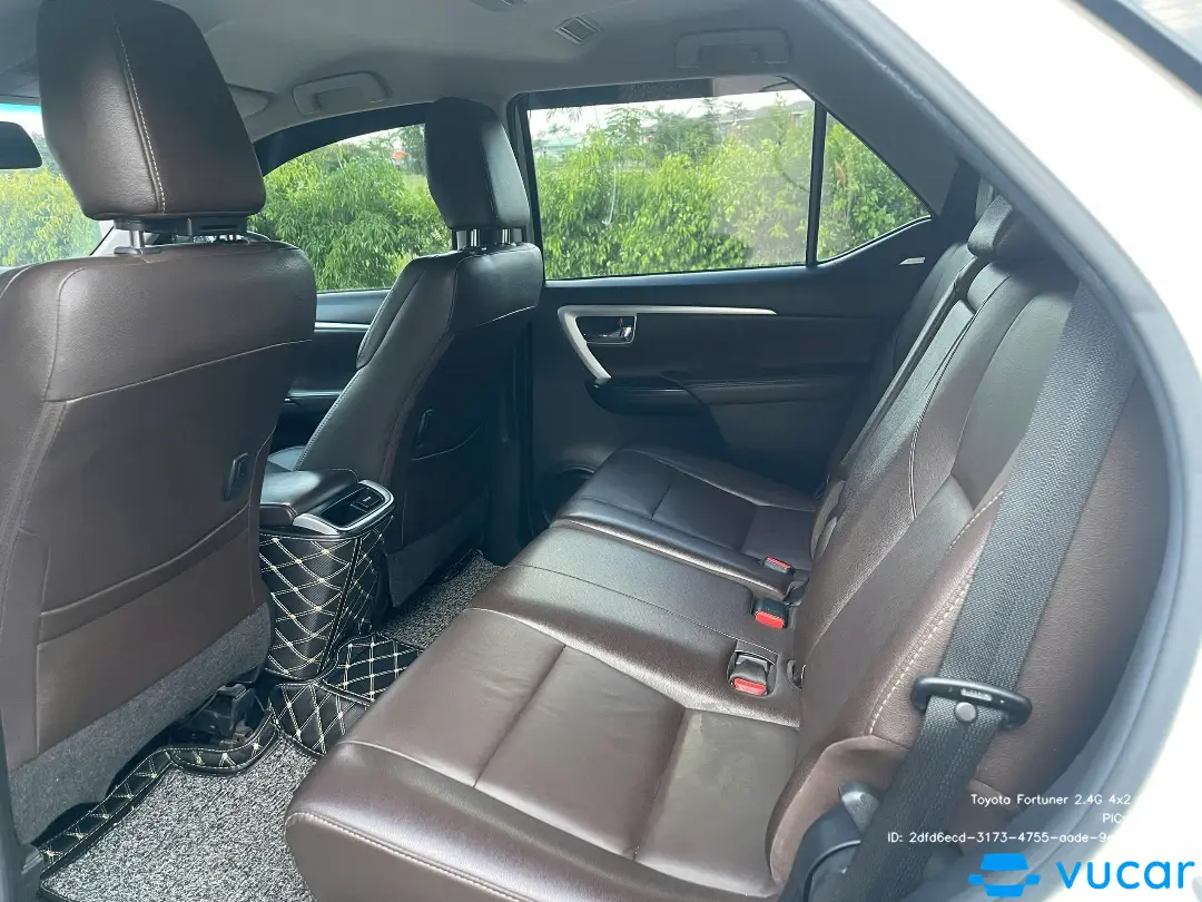 Toyota Fortuner 2.4G 4x2 AT 2018 - Nội thất 2